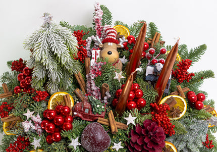 Aranjament Festiv „The Red Car & Snowy Village”