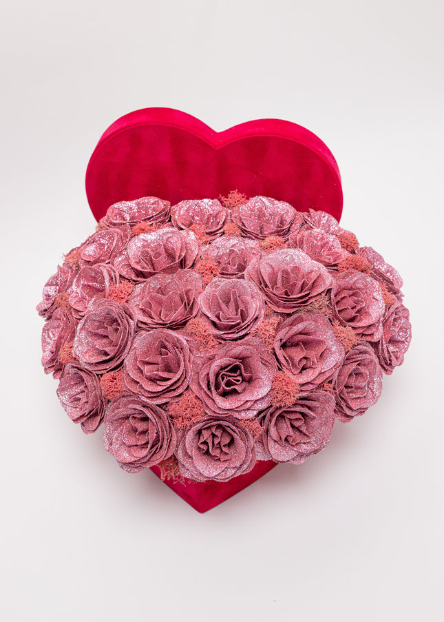 Aranjament Floral "Glitter Heart" în Cutie de Catifea