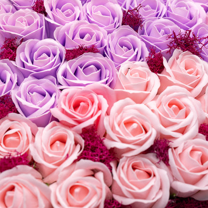 Aranjament Lux Trandafiri Săpun Roz & Lila, Ursulet Gri