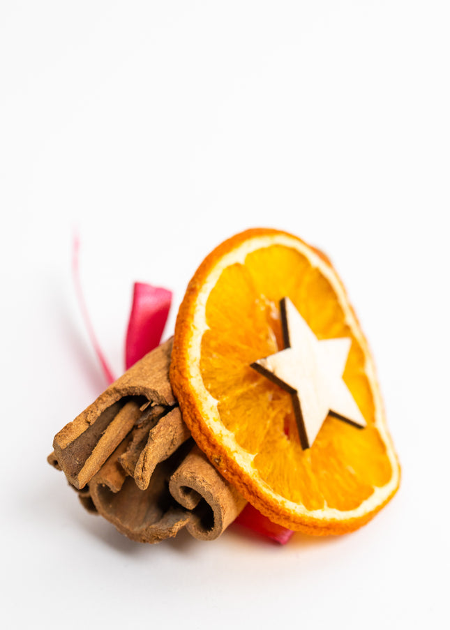Lumânare Decorativă Artizanală „Cinnamon Angel Glow”
