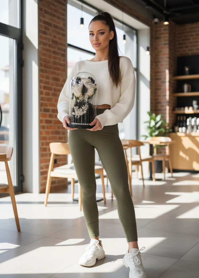 Cupolă Lux 3 Trandafiri Criogenați Albi cu Vârf Negru & Perle