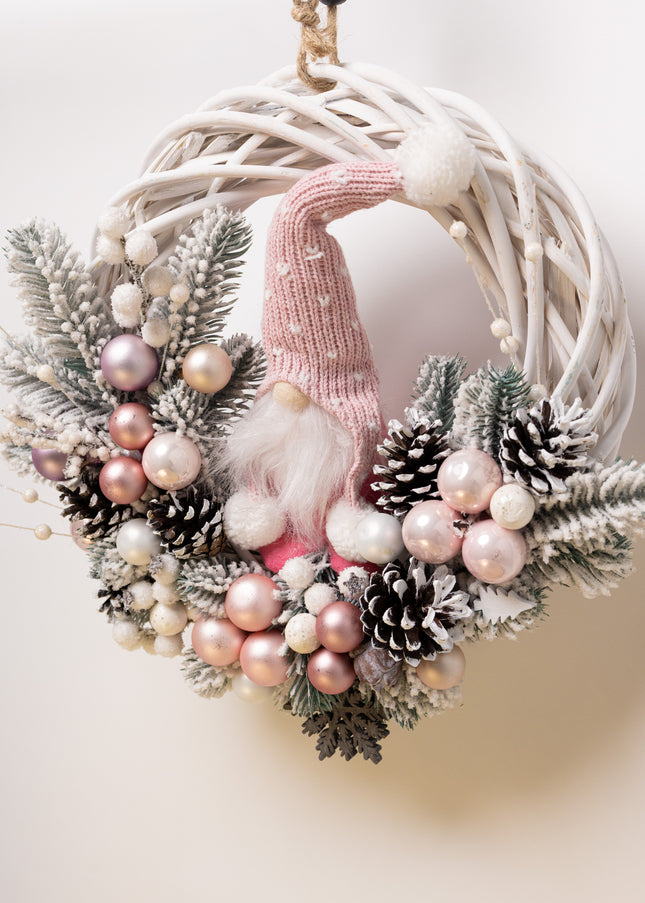 Coroniță Crăciun "Pink Gnom" pe Lemn Natural Împletit