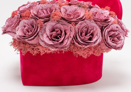 Aranjament Floral "Glitter Heart" în Cutie de Catifea