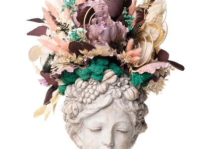 Aranjament floral „Mystic Bloom” în bust sculptural – flori uscate, eucalipt și accente turcoaz