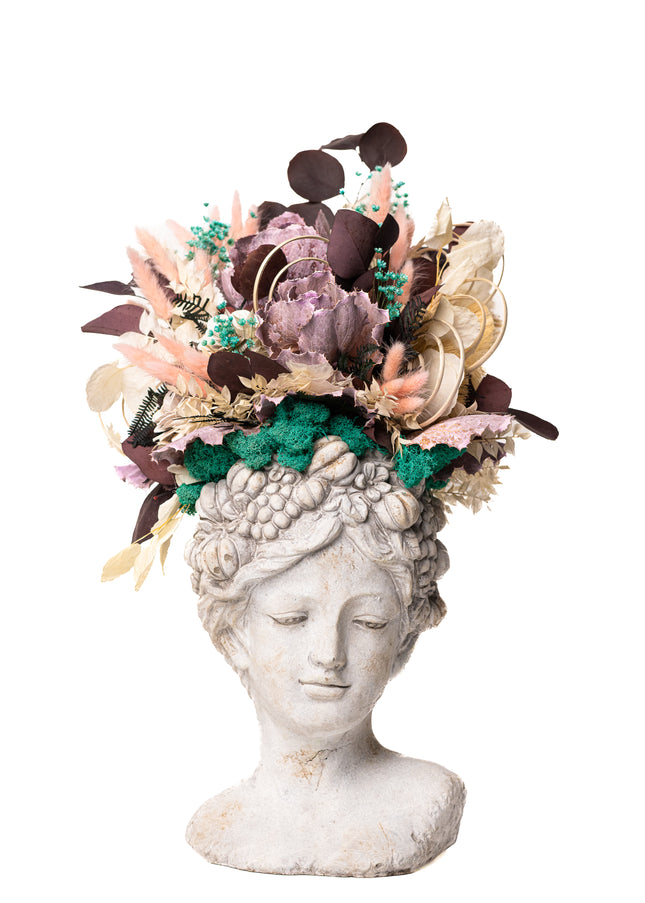 Aranjament floral „Mystic Bloom” în bust sculptural – flori uscate, eucalipt și accente turcoaz