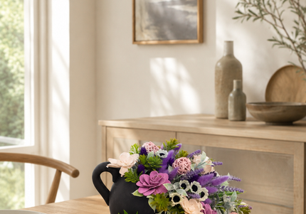 Aranjament floral „Lavender Charm” – compoziție în vas decorativ