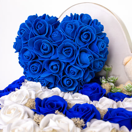 Aranjament Inimă Lux Trandafiri Săpun Albastru-Alb & Ursulet