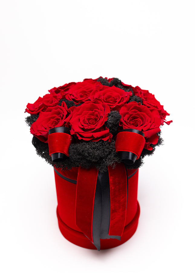 Aranjament Lux 11 Trandafiri Criogenați Roșii, Cutie Catifea