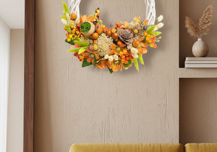 Coroniță Handmade „Harvest Sun” – Aranjament Floral pe Bază de Răchită Albă cu Flori de Câmp și Dovleci