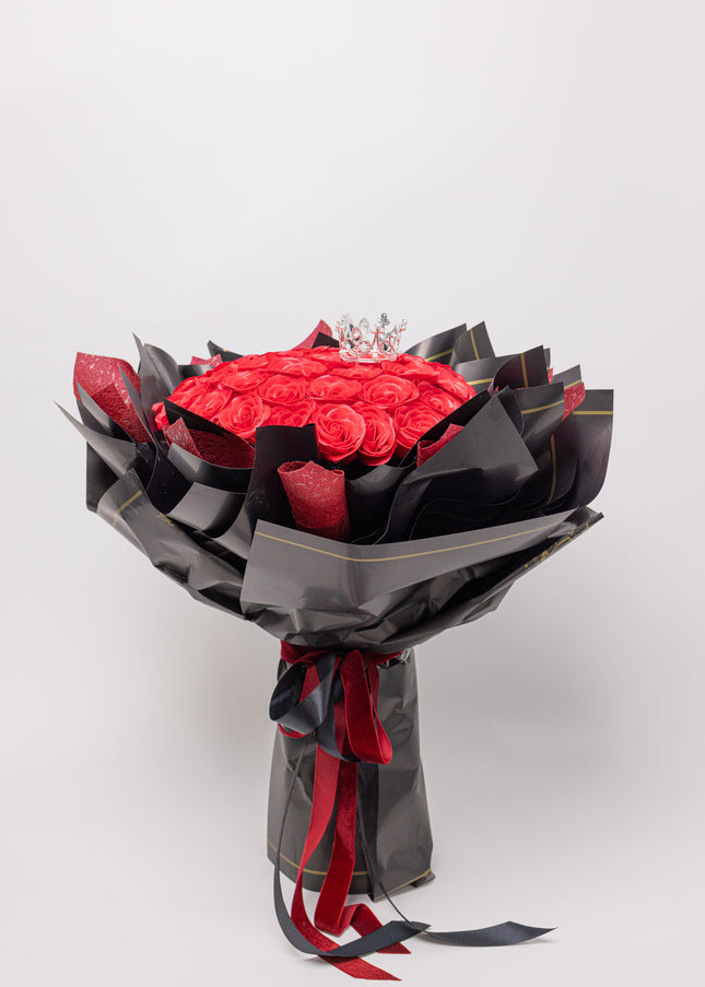 Buchet Gigant "Royal Crimson" cu 79 Trandafiri și Coroană