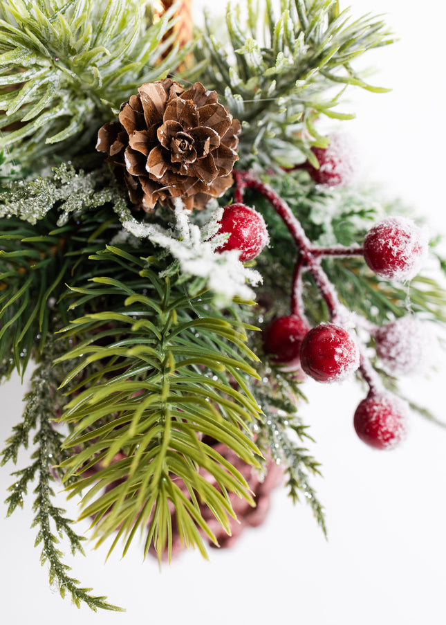 Ornament de Crăciun Artizanal „Crimson Berry & Copper Cone”
