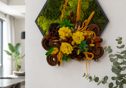 Tablou decorativ hexagonal „Golden Grove” – compoziție în tonuri aurii și naturale