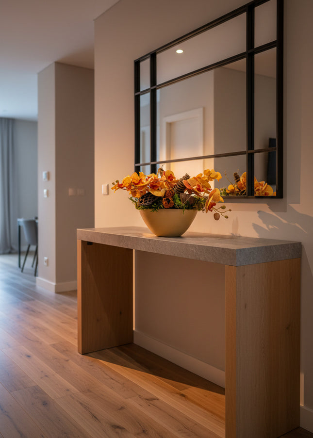 Aranjament Floral „Golden Orchid” în Vas Ceramic – Compoziție cu Orhidee Galbene, Licheni și Elemente Naturale Conservate
