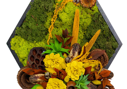 Tablou decorativ hexagonal „Golden Grove” – compoziție în tonuri aurii și naturale