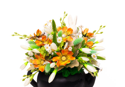 Aranjament de Paște „Spring Teapot” – decor floral în ceainic cu accente naturale