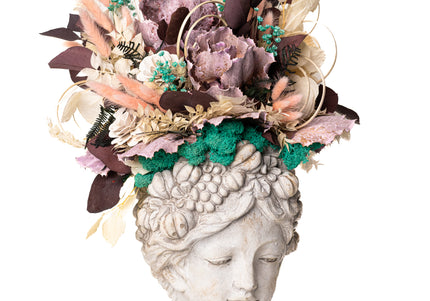 Aranjament floral „Mystic Bloom” în bust sculptural – flori uscate, eucalipt și accente turcoaz