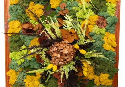 Tablou Biophilic Vertical „Golden Forest” – Panou Handmade cu Mușchi Stabilizați și Accente Botanice Premium