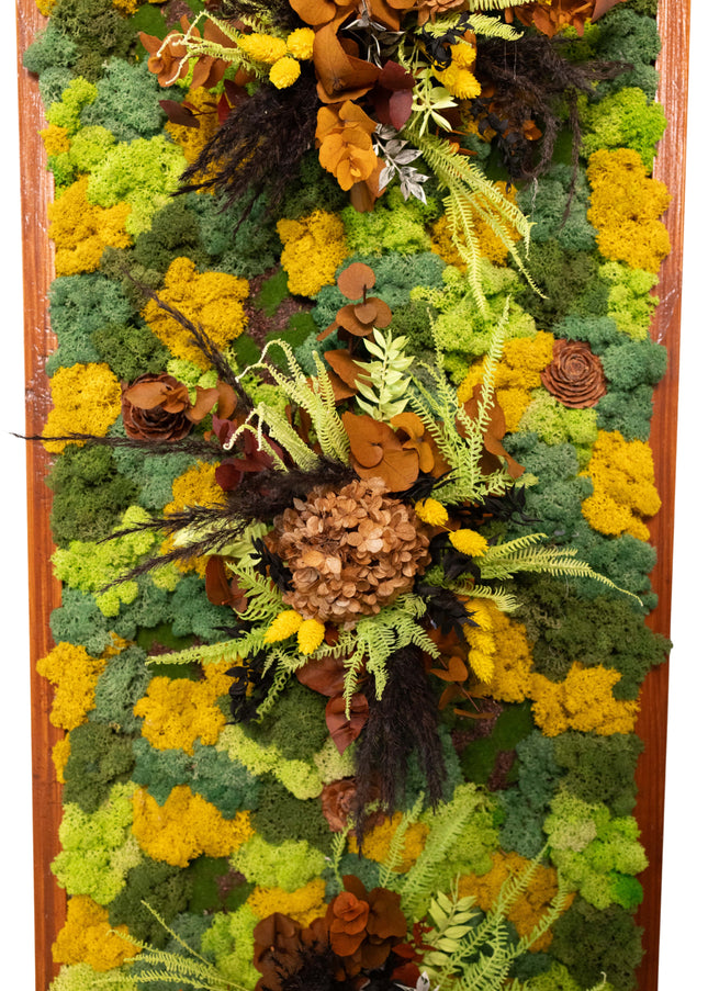 Tablou Biophilic Vertical „Golden Forest” – Panou Handmade cu Mușchi Stabilizați și Accente Botanice Premium