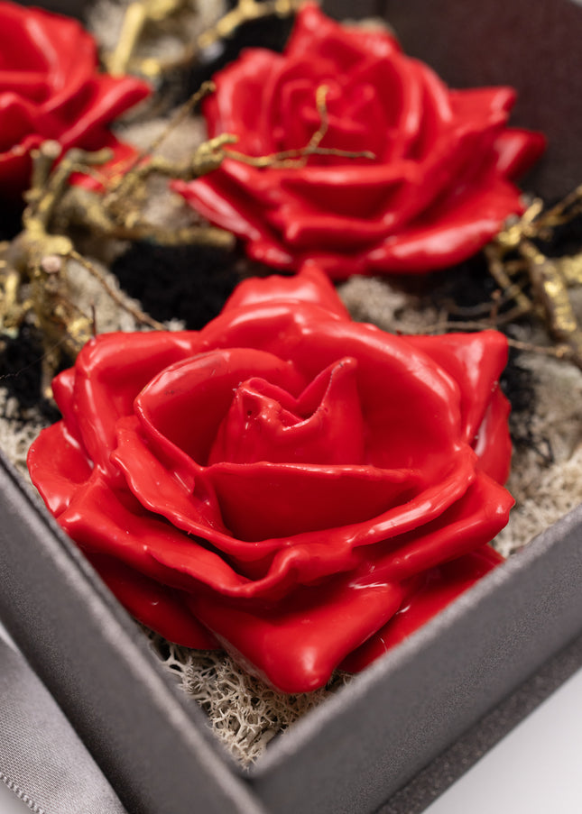 Aranjament de Lux "Red Saphir Heritage" cu Trandafiri Metalici