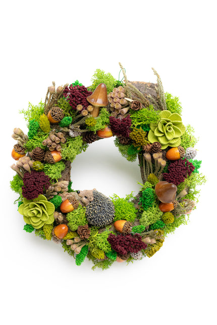 Coroniță Handmade „Prietenii Pădurii” cu Arici și Licheni – Decor Artizanal din Mușchi Stabilizat și Elemente Naturale