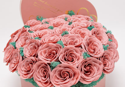 Aranjament "Pink Serenity" în Cutie Inimă Roz Pastel