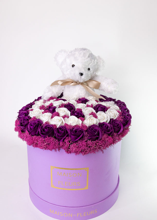 Aranjament Lux Trandafiri Săpun Mov-Alb, Ursulet Pufos