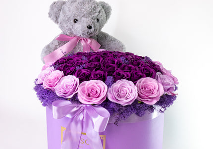 Aranjament Lux Trandafiri Artizanali Violet-Roz, Ursulet Gri