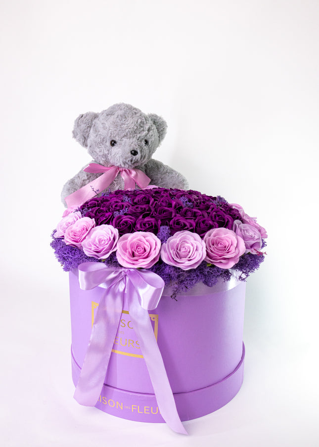 Aranjament Lux Trandafiri Săpun Violet-Roz, Ursulet Gri