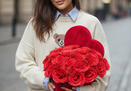 Aranjament "Red Eternal Passion" în Cutie Inimă Catifea