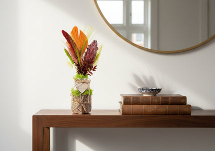 Aranjament Floral „Amber Heart” în Bază de Scoarță Naturală – Decor Handmade cu Protea Bordo, Palmier Portocaliu și Spice de Grâu