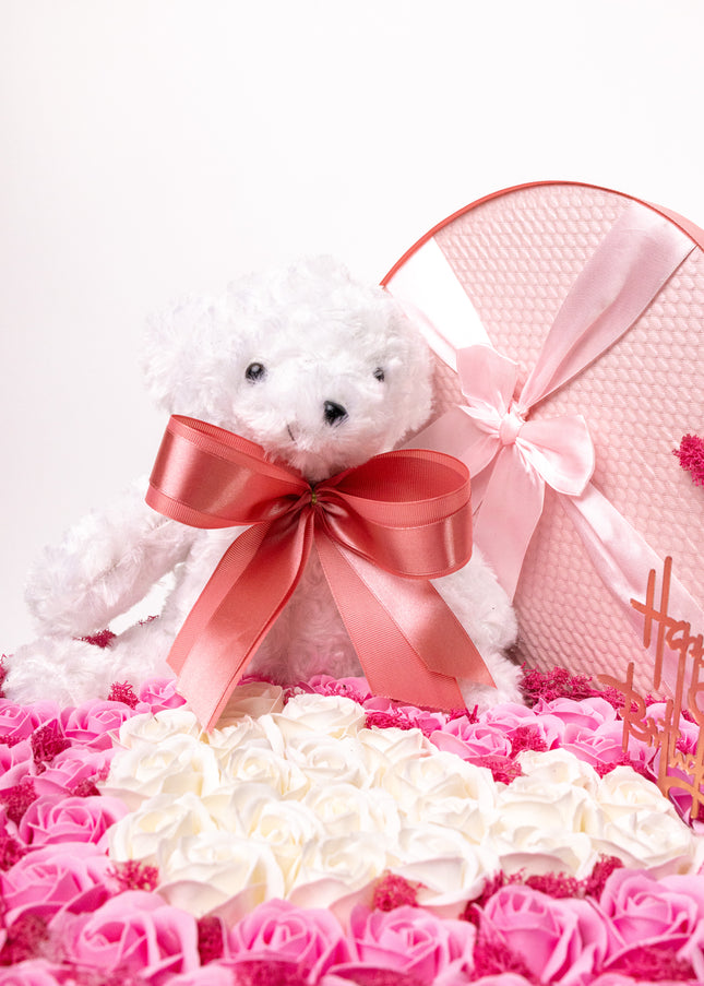 Aranjament Inimă Lux 39 Trandafiri Săpun și Ursulet