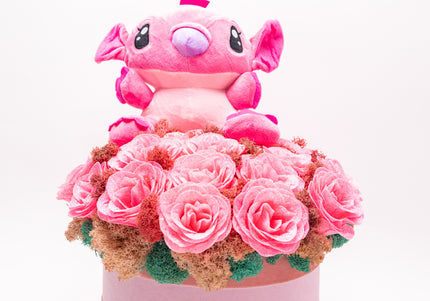Aranjament Cutie Roz cu 23 Trandafiri & Pluș Stitch (Angel)