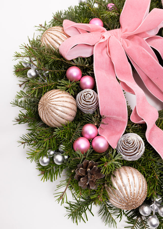 Coroniță Crăciun "Pink Gnomon" din Brad Nobilis