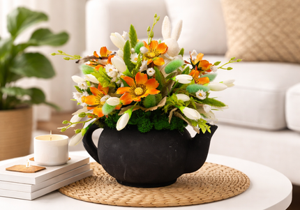 Aranjament de Paște „Spring Teapot” – decor floral în ceainic cu accente naturale