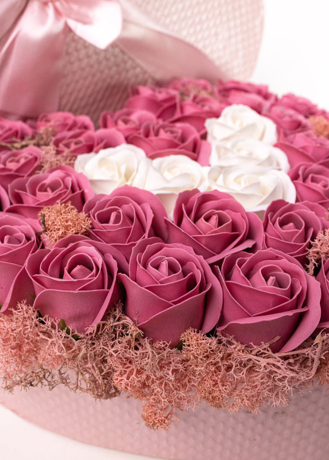 Aranjament Inimă Lux Trandafiri Săpun Roz-Alb