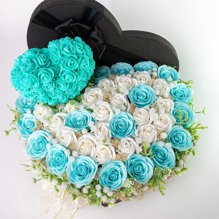 Aranjament Lux Inimă Trandafiri Săpun Turcoaz-Alb