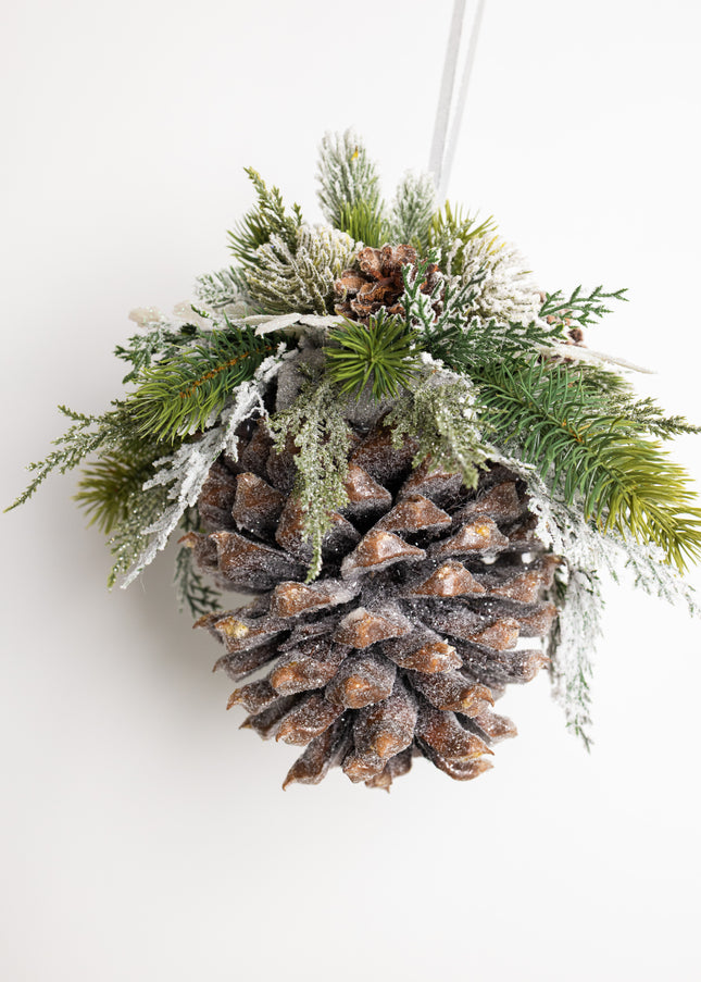Ornament de Crăciun Premium „Snowy Giant Pinecone”