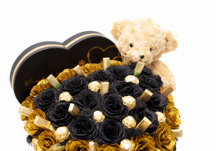 Aranjament Inimă "Black & Gold": 41 Trandafiri, Ciocolată & Ursuleț