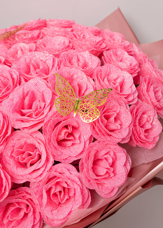 Buchet Gigant "Pink Sparkle" cu 99 Trandafiri și Fluturi