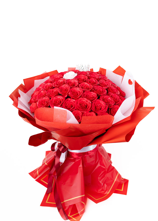 Buchet Gigant "Imperial Love" cu 101 Trandafiri Artizanali
