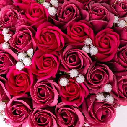 Aranjament Lux Trandafiri Săpun Roșii, Cutie Catifea