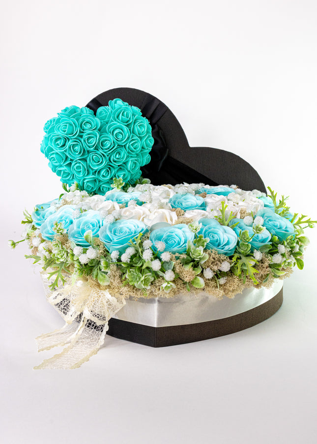 Aranjament Lux Inimă Trandafiri Săpun Turcoaz-Alb