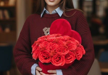 Aranjament "Red Eternal Passion" în Cutie Inimă Catifea