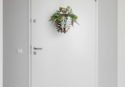 Ornament de Crăciun Premium „Snowy Giant Pinecone”