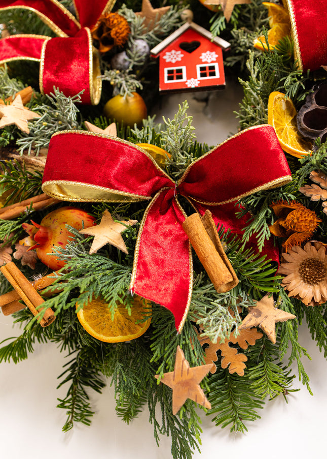 Coroniță Crăciun "Artisan Red Cabin" Mix Brad Natural