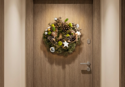 Coroniță de Crăciun Artizanală „Winter Glow & Botanical Nest”