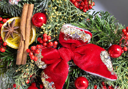 Coroniță de Crăciun Artizanală „The Elf’s Festive Welcome”