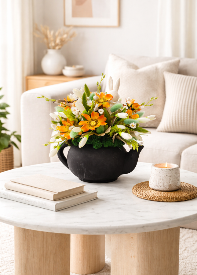 Aranjament de Paște „Spring Teapot” – decor floral în ceainic cu accente naturale