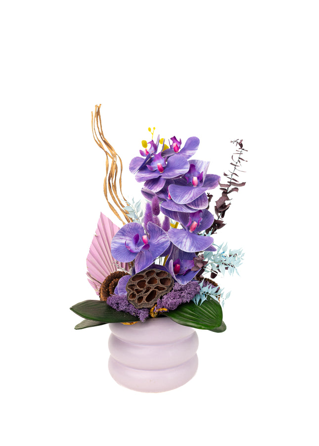 Aranjament Floral „Indigo Zen” – Compoziție Verticală cu Orhidee Indigo, Capsule de Lotus și Accente Exotice Curbe