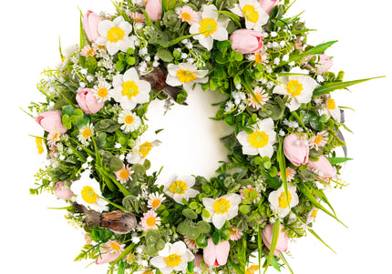 Coroniță florală „Spring Meadow” – decor natural cu flori albe, galbene și accente verzi